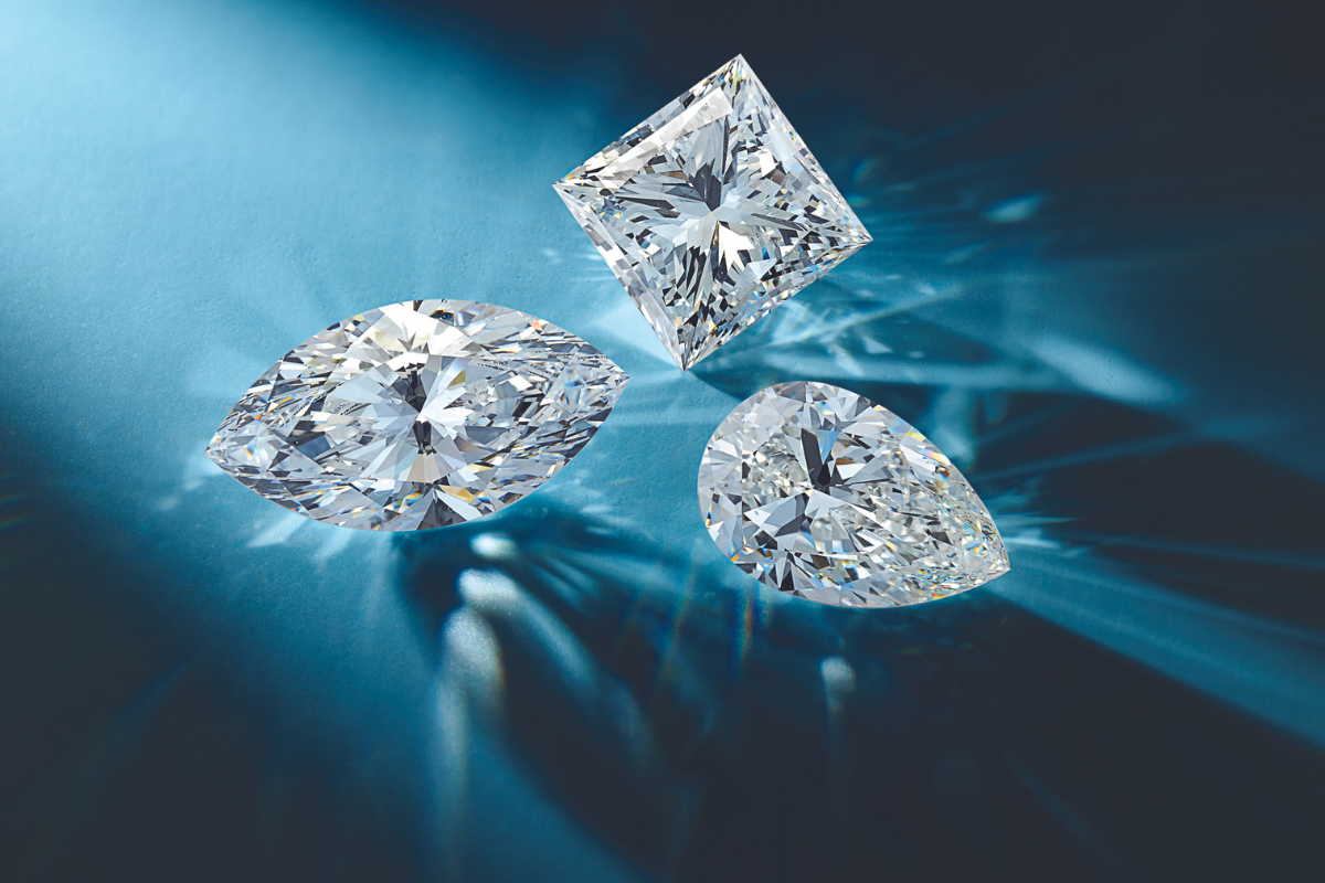 What is the difference between moissanite and diamond