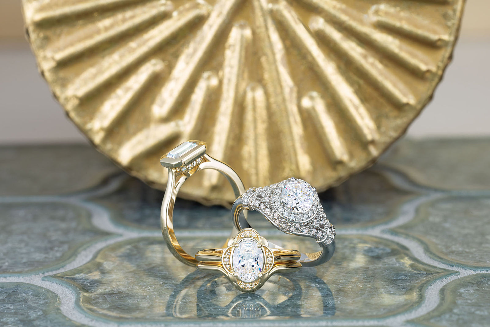 Halo engagement ring yellow gold, white gold