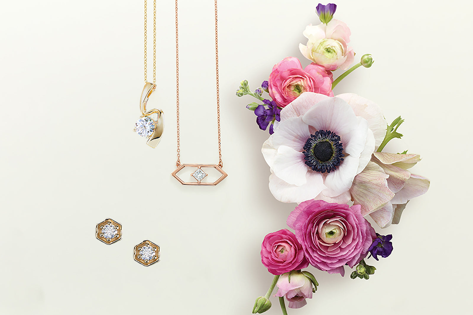 Top 5 Valentine's Day Gifts She'll Love