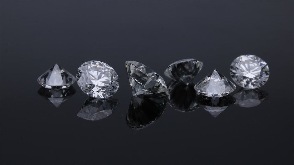 similarities between lab grown diamonds and mined diamonds
