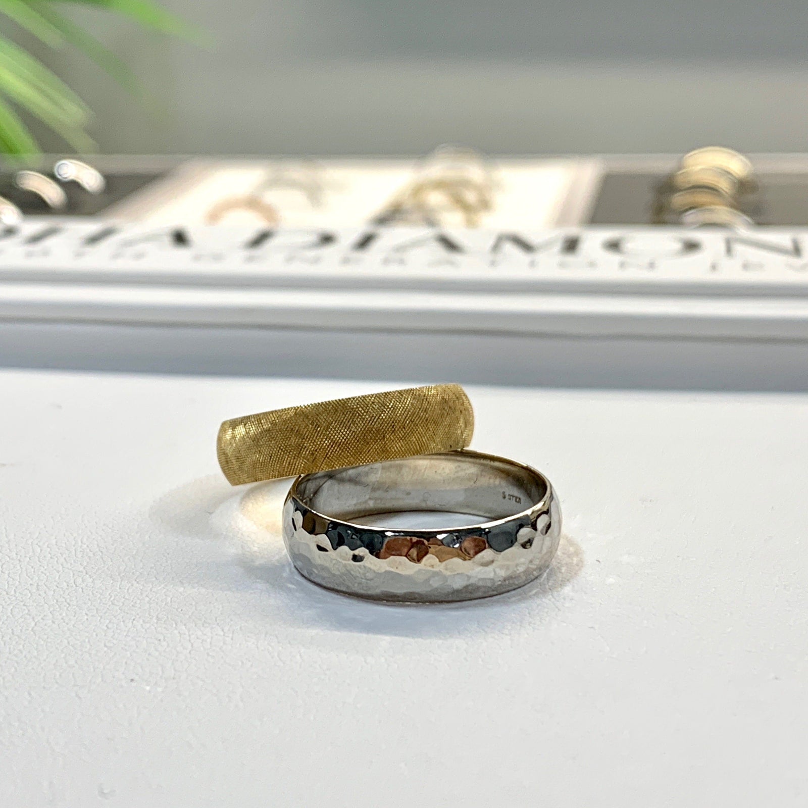 hammer finish florentine finish