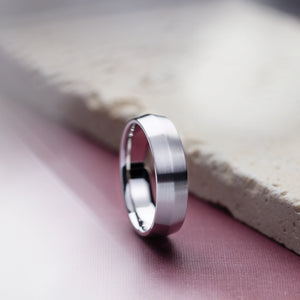 Comfort Fit Knife Edge Wedding Band 6mm