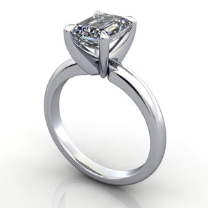 Claw prong solitaire white gold